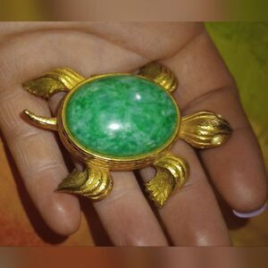 Vintage Avon turtle perfume compact